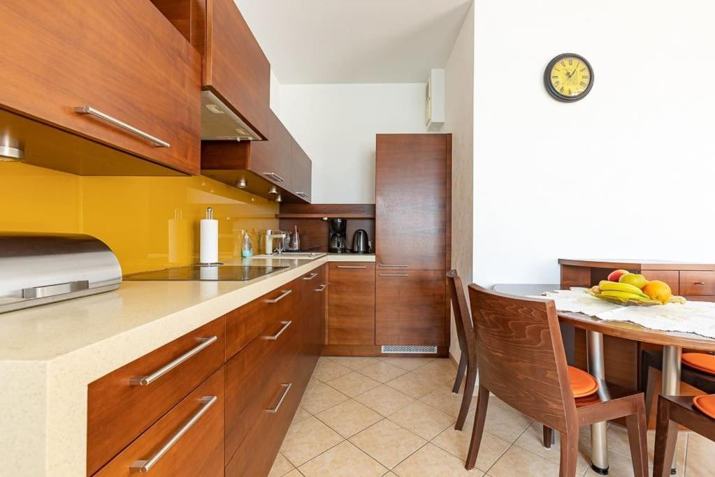 Apartment In The Heart Of Gdansk Ngoại thất bức ảnh