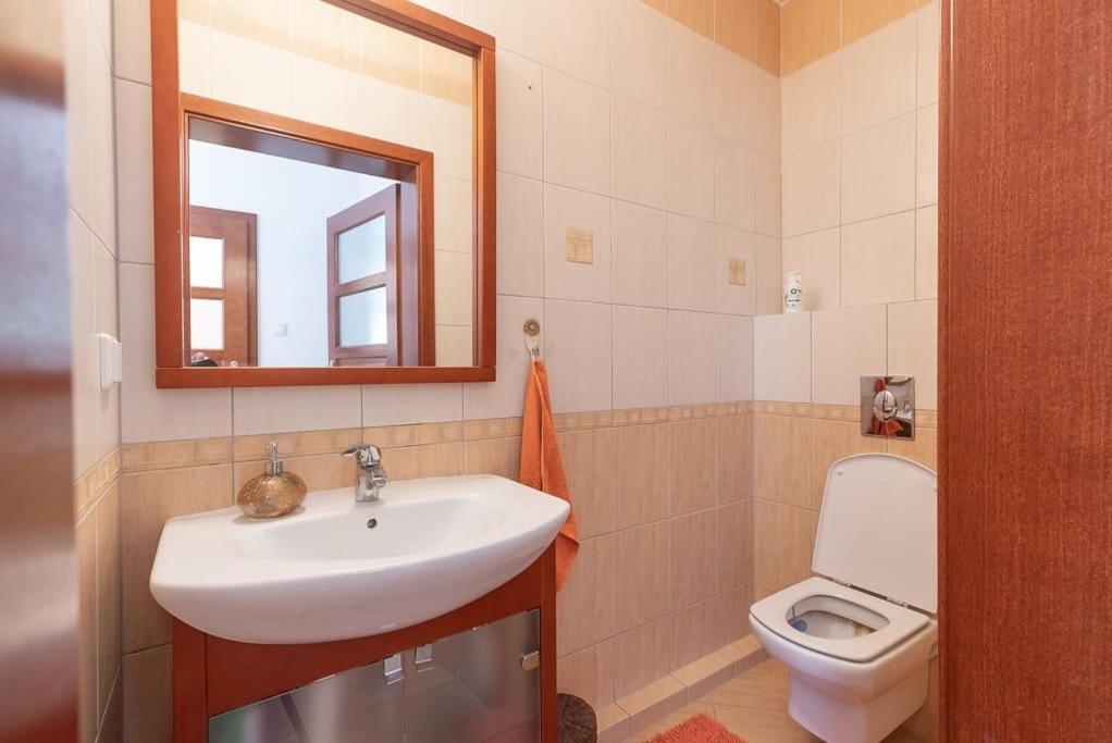 Apartment In The Heart Of Gdansk Ngoại thất bức ảnh