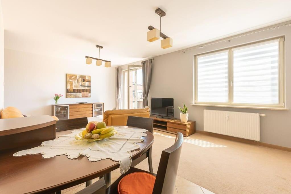 Apartment In The Heart Of Gdansk Ngoại thất bức ảnh